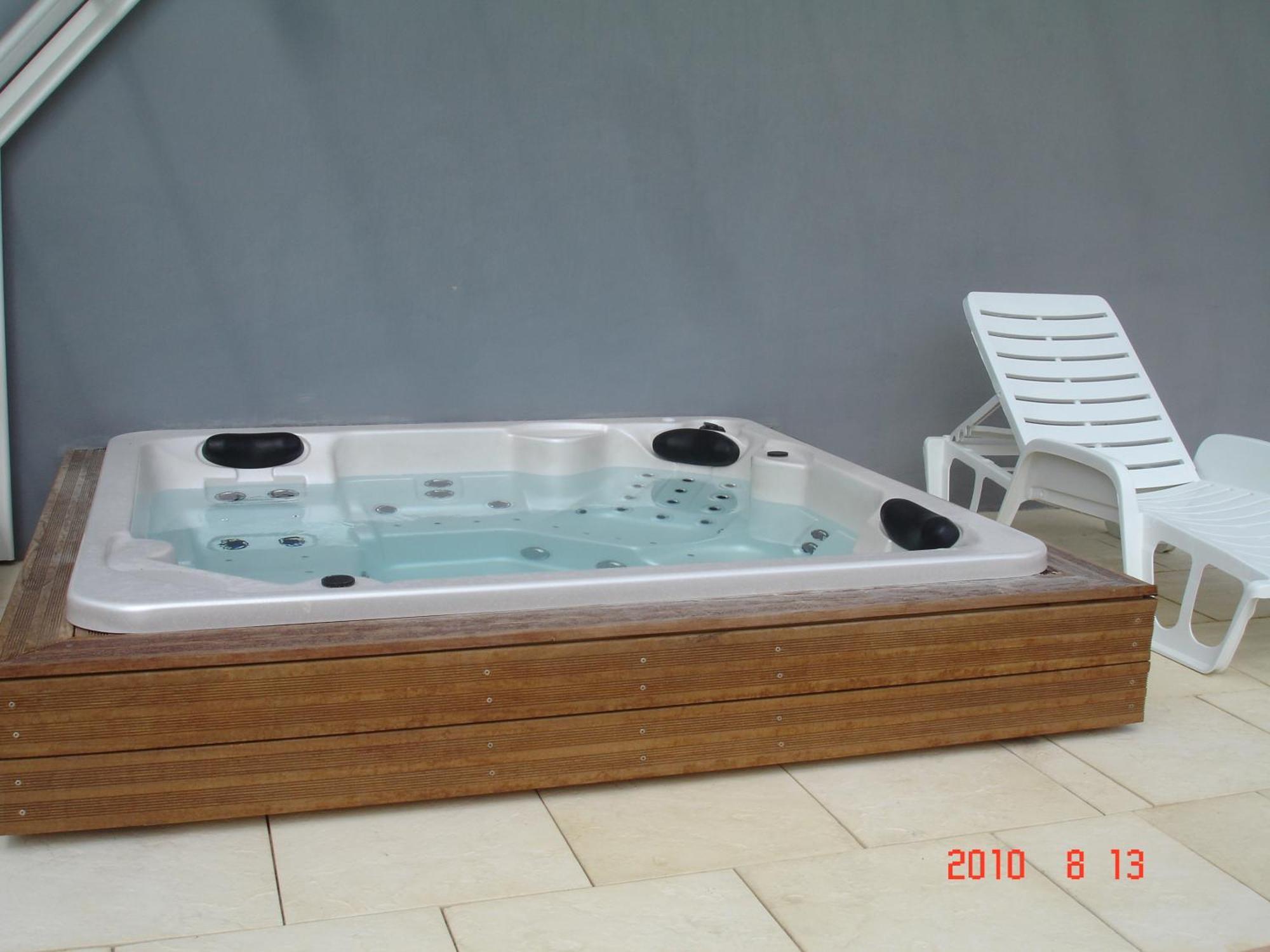 Les Flots Bleus Hotel