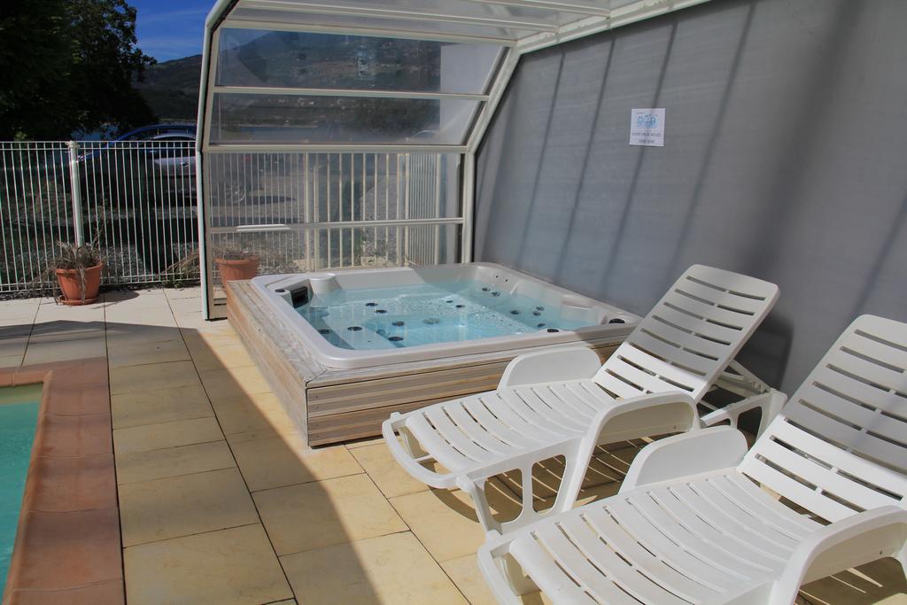 Les Flots Bleus Hotel 2*